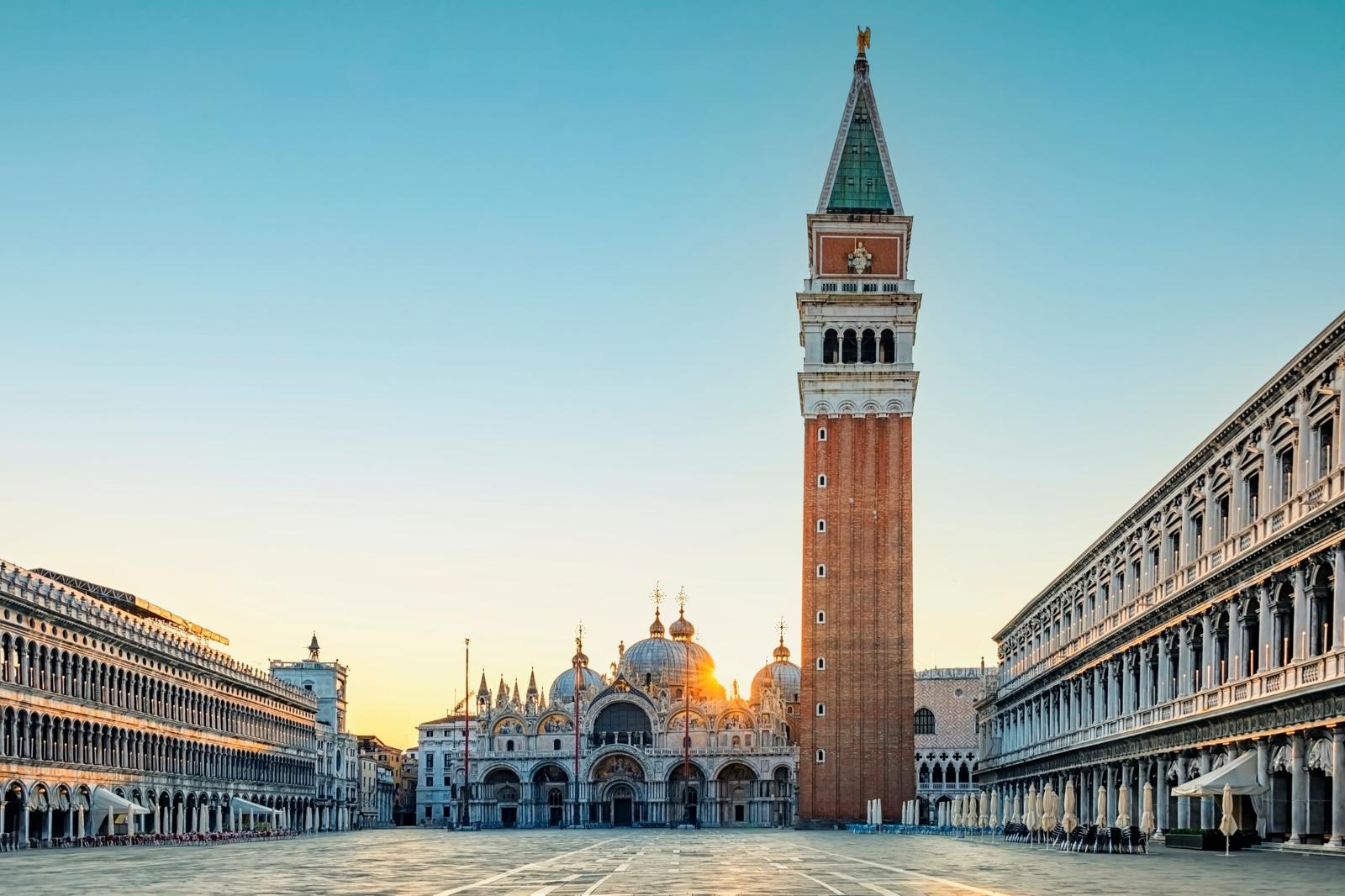 cosa vedere a venezia in due giorni: una guida essenziale per scoprire i tesori nascosti della città lagunare