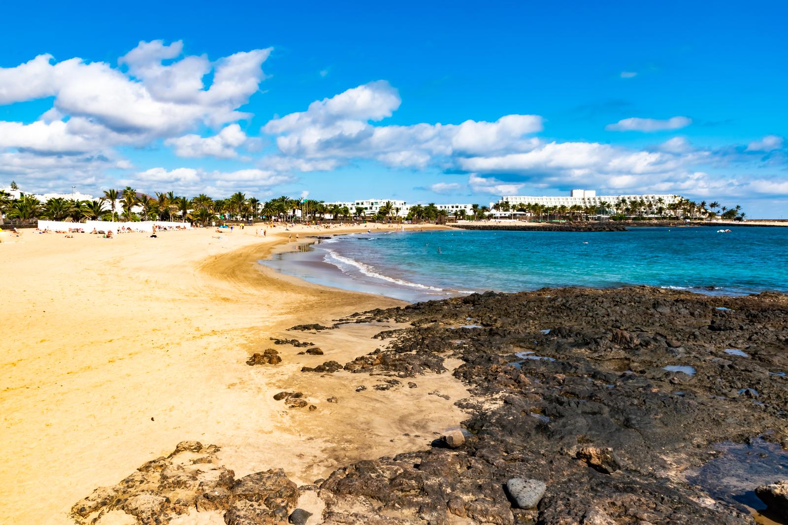 lanzarote, l’isola del fuoco: scopri il momento perfetto per la tua avventura esotica